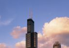 Do alto da Willis Tower, visitantes tm vista panormica de Chicago
