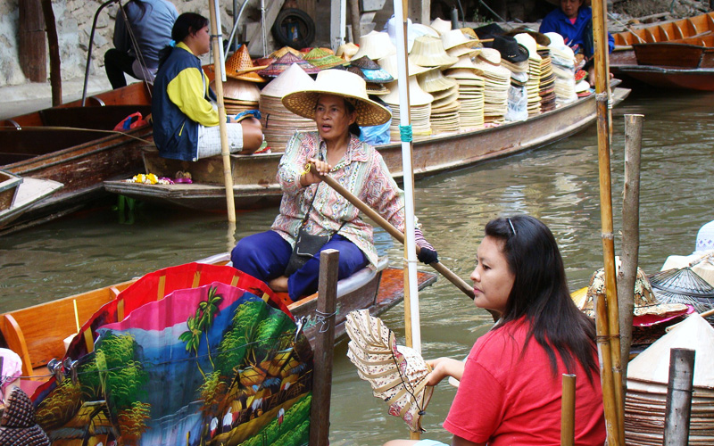 Dumnoen Saduak Floating Market