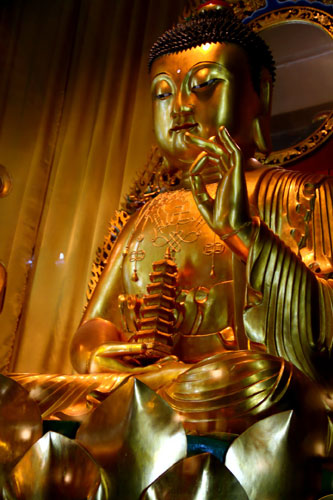 Buda dourado