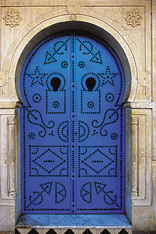 Porta ornamentada na <br>cidade de Sidi Bou Said