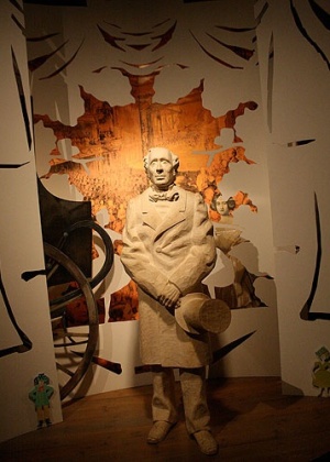 Estátua do escritor dinamarquês Hans Christian Andersen, em seu museu, em Odense  - Dani Girotti/UOL