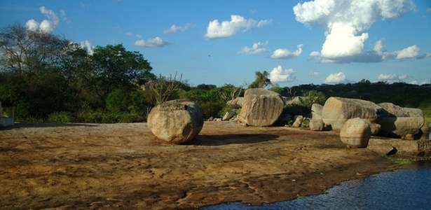 Vista do Lajedo do Pai Mateus, um dos cenários naturais utilizados em filmes rodados em Cabaceiras, em Paraíba - Eduardo Vessoni/UOL