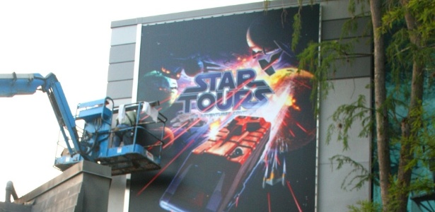 Pôster da entrada do Star Tours, no Disney"s Hollywood Studios, em Orlando - Divulgação/Disney Parks Blog