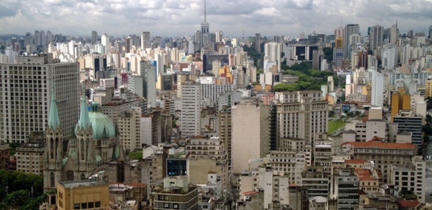 Vista da zona sul de São Paulo a partir da Torre do Edifício Altino Arantes, conhecida como Torre do Banespa