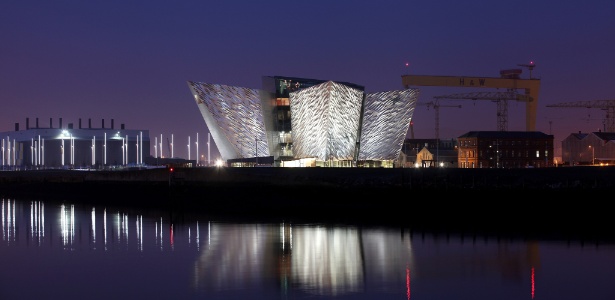 O museu dedicado ao Titanic foi erguido às margens do rio Lagan, na cidade de Belfast - REUTERS/David Moir 